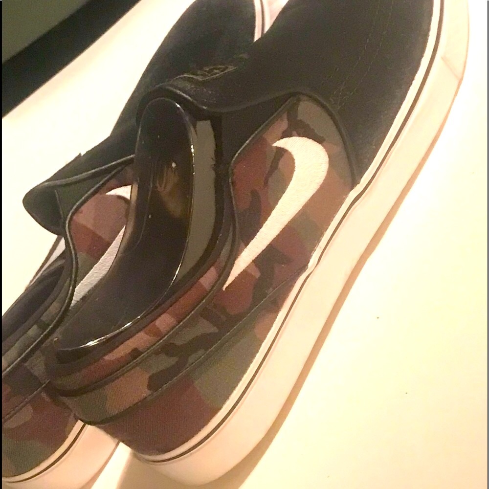 Nike slip on 12